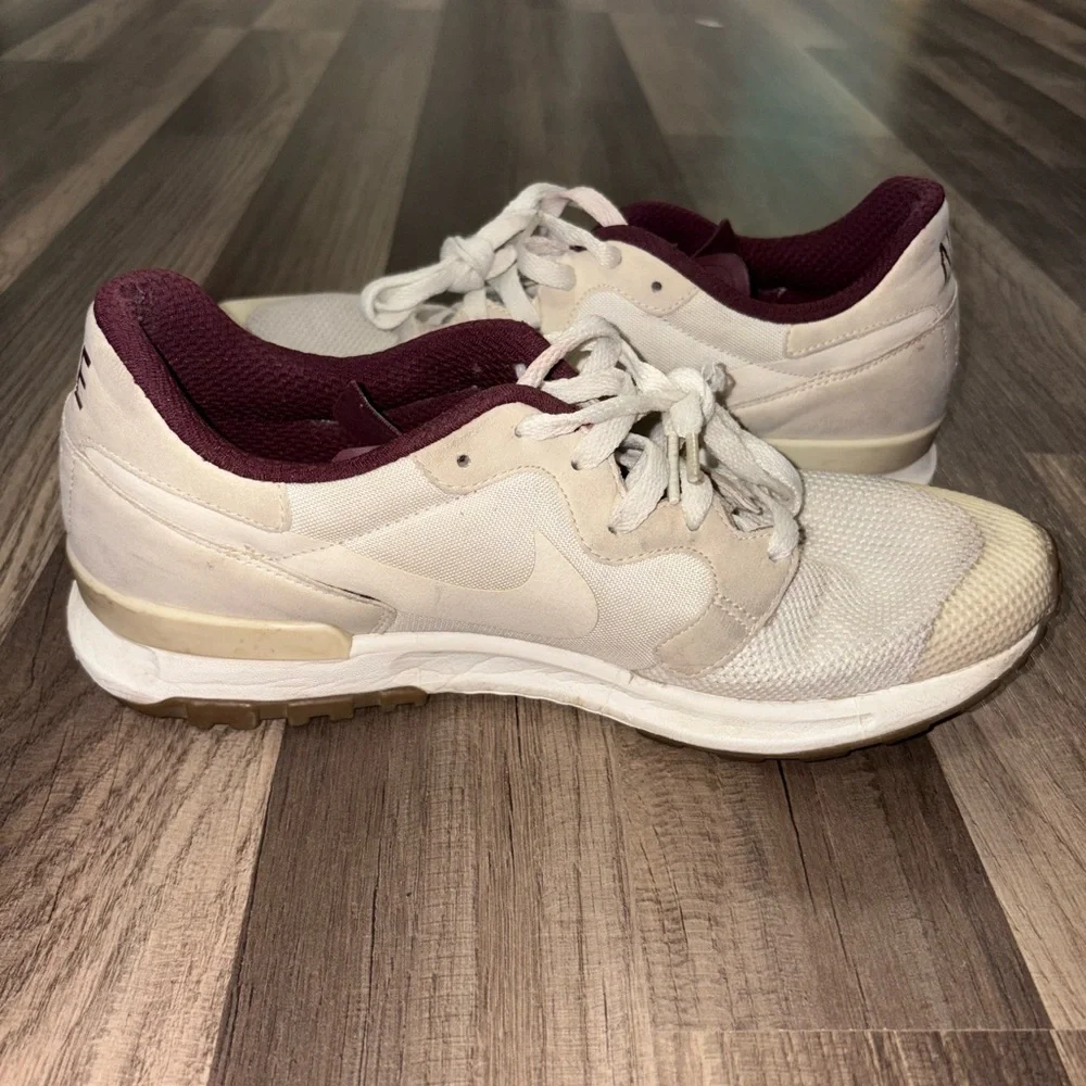 Nike Women's Cream and Maroon Sneakers